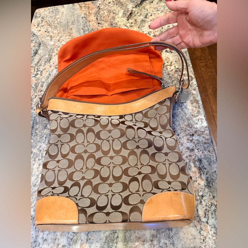 👜 Coach Signature Hobo Bag | Brown Canvas & Tan Leather | Adjustable Strap - Picture 8 of 16